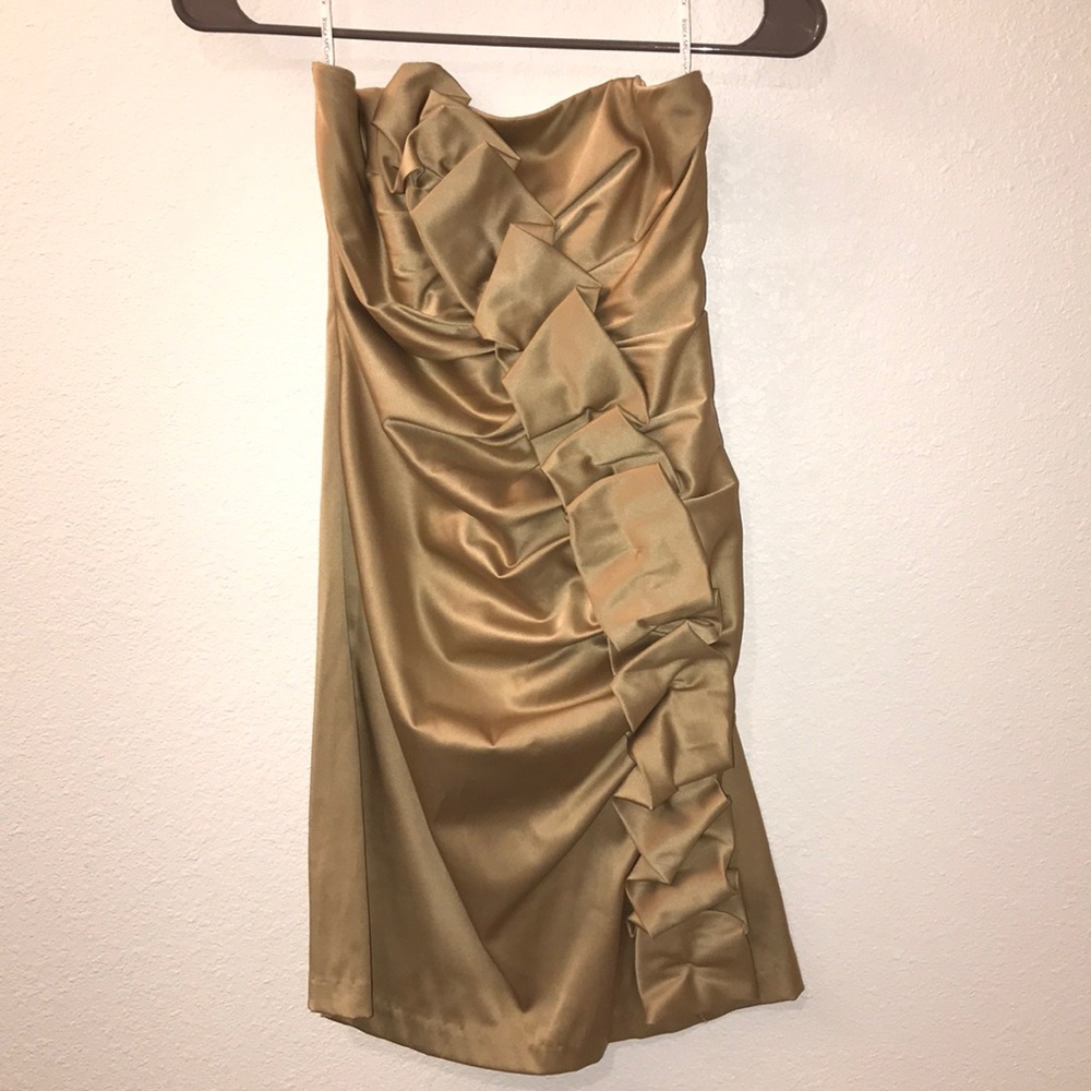 Strapless formal dress
